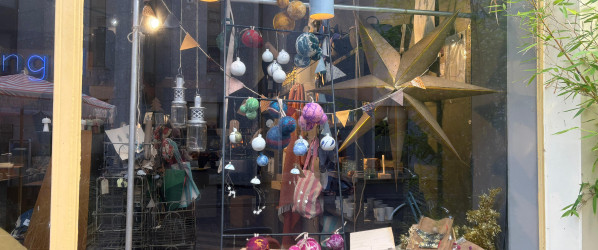 Gevilte kerstballen bij 'Engel Winkelcafe'